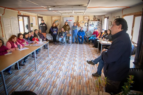 VECINOS DE ALTO MAÑIHUALES RECIBIERON A LOS SERVICIOS PÚBLICOS EN OPERATIVO DE GOBIERNO EN TERRENO