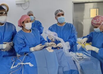 Médicos del HRC y el Instituto de Neurocirugía Dr. Alfonso Asenjo realizaron cirugías de hipófisis inéditas en la región