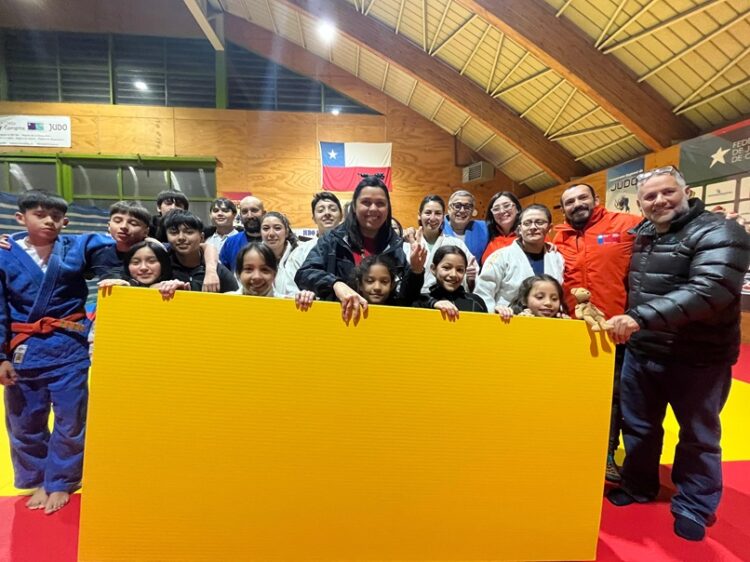 Instituto de Deportes regional adquiere Tatami de judo de alta competencia