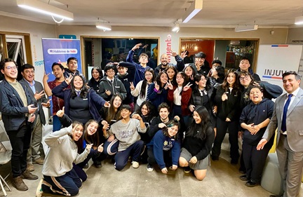 Centros de Estudiantes de la comuna de Coyhaique conocen la Oferta Programática de INJUV