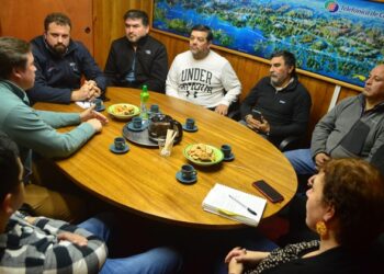 En mesa tripartita analizan conectividad marítima del litoral norte y transporte de carga
