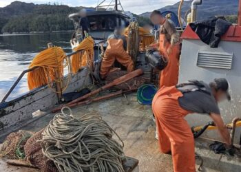 Sorprenden a embarcación de Los Lagos extrayendo recursos no autorizados en Aysén