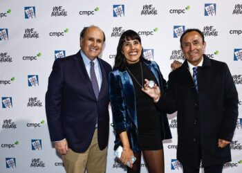 CDUC realiza homenaje a la nadadora Bárbara Hernández y presenta su documental “Sirena de Hielo” en San Carlos de Apoquindo