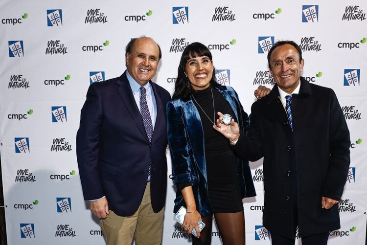 CDUC realiza homenaje a la nadadora Bárbara Hernández y presenta su documental “Sirena de Hielo” en San Carlos de Apoquindo