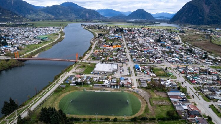 ESTADIO ANFA DE PUERTO AYSÉN CONTARÁ CON COMPLETA RENOVACIÓN DE CARPETA DE PASTO SINTÉTICO