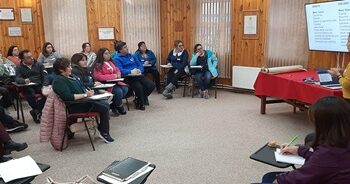 Asistentes de la Educación de Aysén y Coyhaique participaron en taller de manejo de conflictos y acompañamiento socioemocional