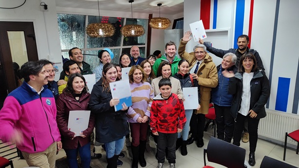 Minvu entregó 54 subsidios para familias de sectores medios de la comuna de Coyhaique