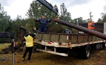 LA DIRECCIÓN DE VIALIDAD DONÓ A LA MUNICIPALIDAD DE GUAITECAS MATERIALES PARA TRABAJAR EN SOLUCIONES A PROBLEMAS VIALES QUE HAY EN LA COMUNA