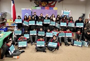 Junaeb inició la entrega de 840 computadores a estudiantes de séptimo básico de la Región de Aysén