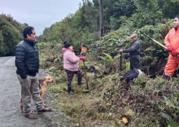 27 PERSONAS SE SUMARON AL PROGRAMA DE EMPLEO QUE CON RECURSOS DEL ROYALTY MINERO IMPLEMENTÓ LA MUNICIPALIDAD DE GUAITECAS EN REPOLLAL