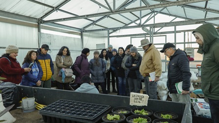 Grupos de Extensión Tecnológica de INIA en Agroecología y Frutales Menores Realizan Charla-Taller sobre Técnicas de Riego en INIA Tamel Aike