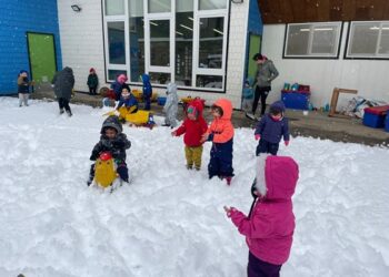 Niñas y niños de Fundación Integra disfrutan y aprenden con la nieve