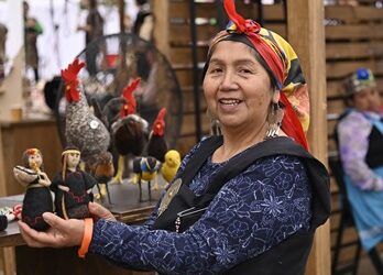 SernamEG y Conadi abren postulaciones para participar de encuentro y feria de emprendedoras indígenas en Santiago 