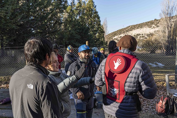 Se acreditan 40 guías de turismo y conservación en los Parques Nacionales Alerce Andino y Patagonia