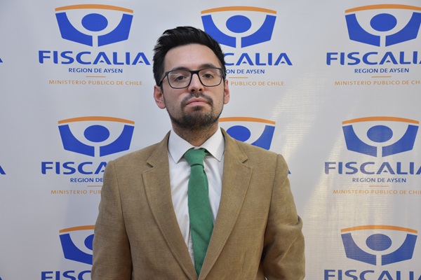 Fiscalía solicitó la prisión preventiva para ex carabinero imputado por 15 estafas en la supuesta compra de vehículos