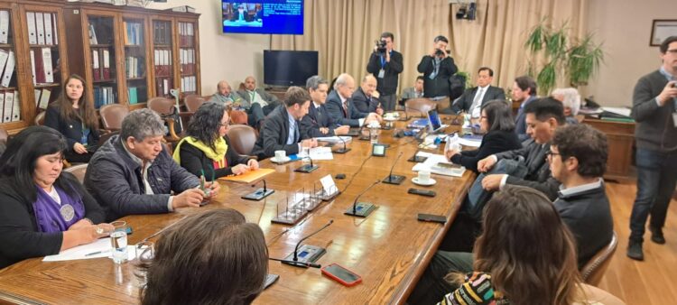 Macías valora inicio de discusión de proyecto de ley de Sistemas Medianos