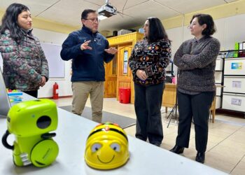 Delegado regional destaca trabajo educativo de la Escuela rural Río Blanco