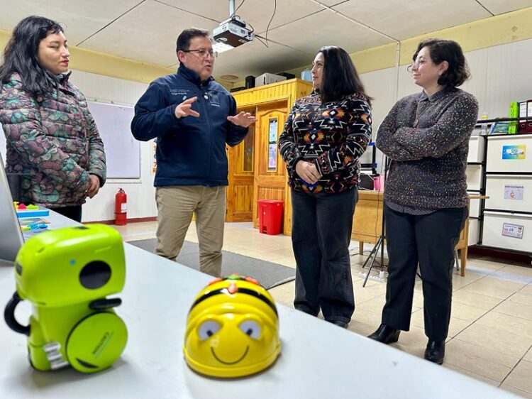 Delegado regional destaca trabajo educativo de la Escuela rural Río Blanco