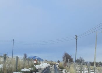 Vecinos de callejón Foitzick en El Salto piden ser considerados para que municipio de Coyhaique ayude con mejora de caminos