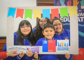 Ocho estudiantes de Aysén fueron destacados por el Mineduc en el certamen Booktubers Bibliotecas CRA 2024