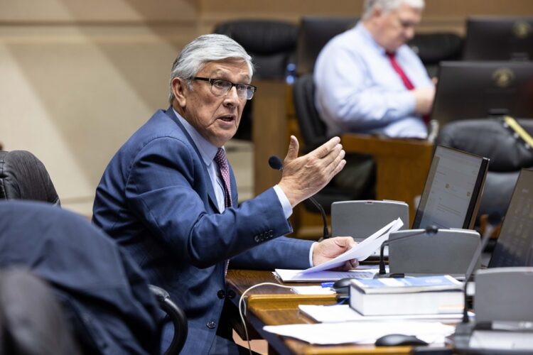 Pensiones: Sandoval valora acuerdo en el Senado para tramitar reforma previsional
