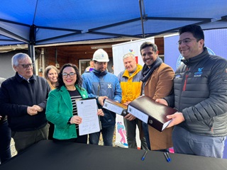 Puyuhuapi contará con nueva Posta de Salud Rural: Autoridades y comunidad hacen entrega de terreno para su construcción