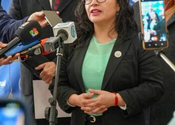 Ministro de Hacienda, Mario Marcel, y la Gobernadora Regional de la Región de Aysén, Andrea Macías acuerdan una hoja de ruta de mejoras a las tarifas eléctricas y al sistema de energía eléctrica de la región