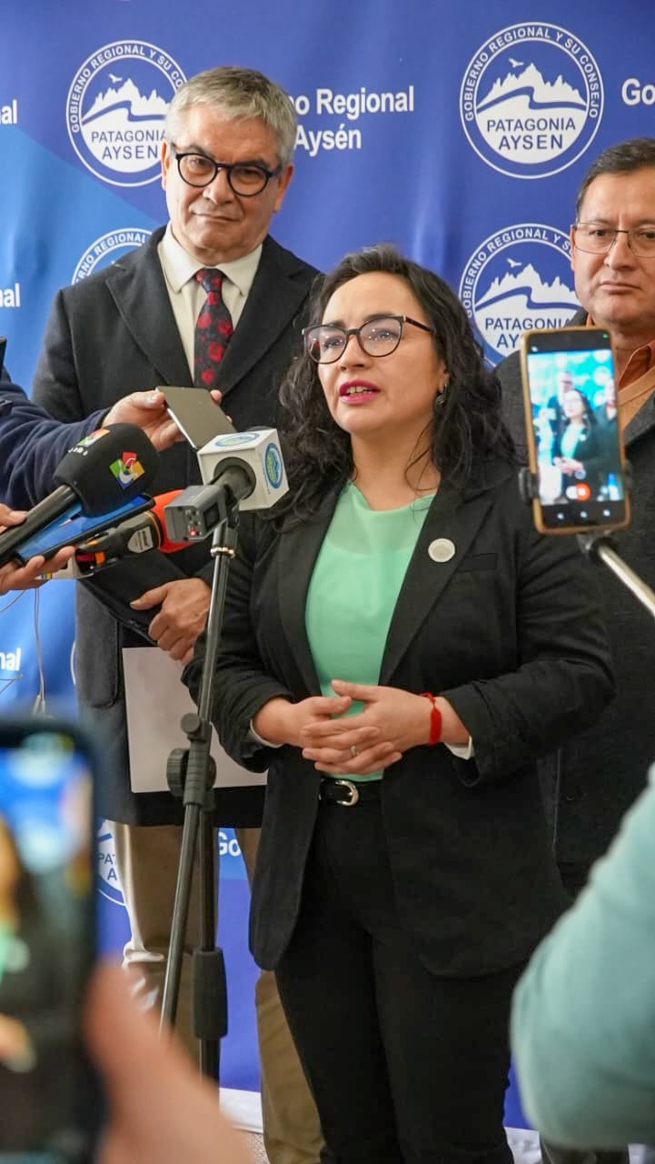 Ministro de Hacienda, Mario Marcel, y la Gobernadora Regional de la Región de Aysén, Andrea Macías acuerdan una hoja de ruta de mejoras a las tarifas eléctricas y al sistema de energía eléctrica de la región
