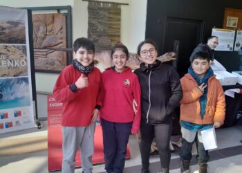 Estudiantes de básica y media participaron del ciclo de charlas “Geología para Todos y Todas” en el Centro Cultural de Coyhaique