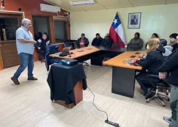 SE APRUEBA LA CONFORMACIÓN DE MESA DE TRABAJO COMUNITARIA PARA APOYAR LA CREACIÓN DEL ÁREA DE CONSERVACIÓN DE MÚLTIPLES USOS GUAITECAS-CORCOVADO