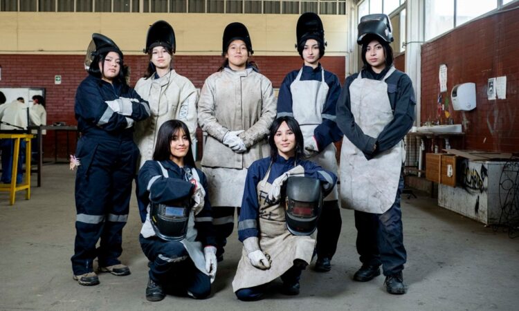 Inédito estudio del Mineduc muestra qué es lo que buscan los jóvenes al estudiar una especialidad o carrera Técnico Profesional (TP)