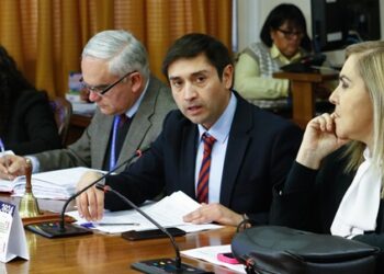 Diputado Calisto apoya a trabajadores de la industria pesquera tras indicaciones al proyecto que ponen en riesgo al sector