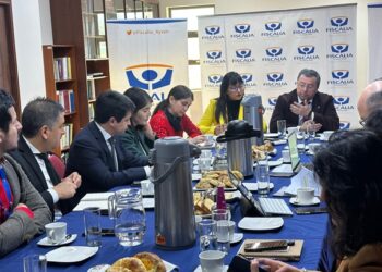 SernamEG y Fiscalía lideran mesa regional para reforzar coordinación por casos de femicidio