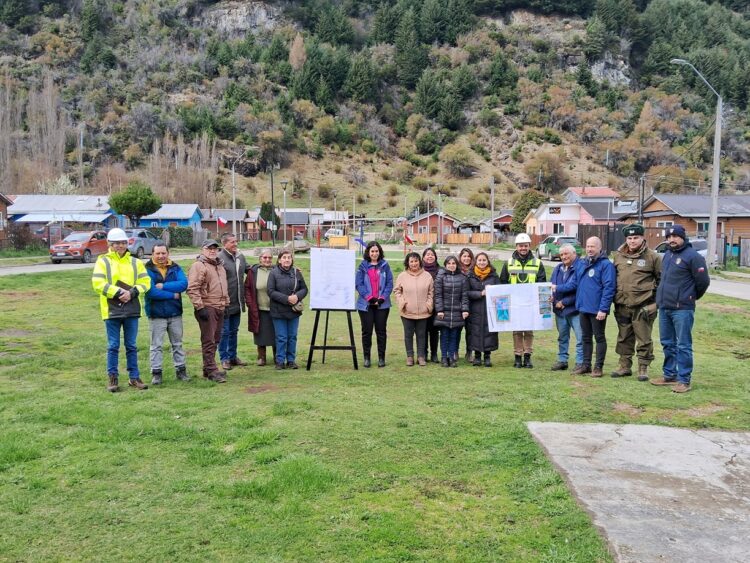 Comienza la construcción de multicancha para Villa Mañihuales