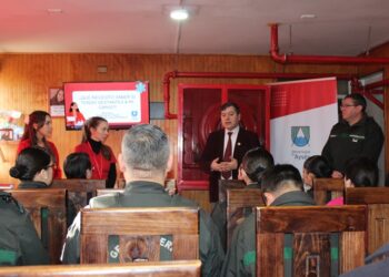 Funcionarios de Gendarmería de Chile son capacitados en primeros auxilios obstétricos por profesionales de la Universidad de Aysén
