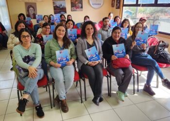 82 familias con personas cuidadoras fortalecen sus habilidades para la vida