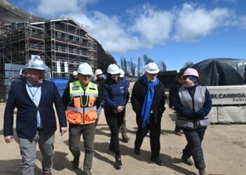 Ministro Montes visita obras del primer proyecto de integración social y territorial de la región de Aysén