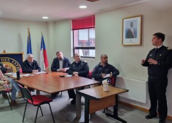 Armada presenta catastro y plan de navegabilidad de los Ríos en Aysén