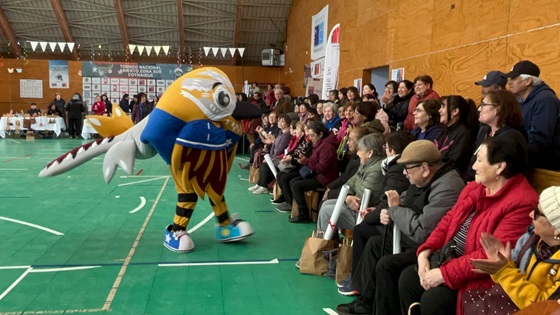 MÁS DE 100 PERSONAS MAYORES DE COYHAIQUE PARTICIPAN EN JORNADA QUE PROMUEVE EL ENVEJECIMIENTO ACTIVO