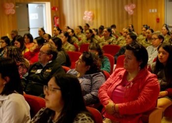 Hospital de Aysén realizó charla sobre cáncer de mamas, detección y prevención