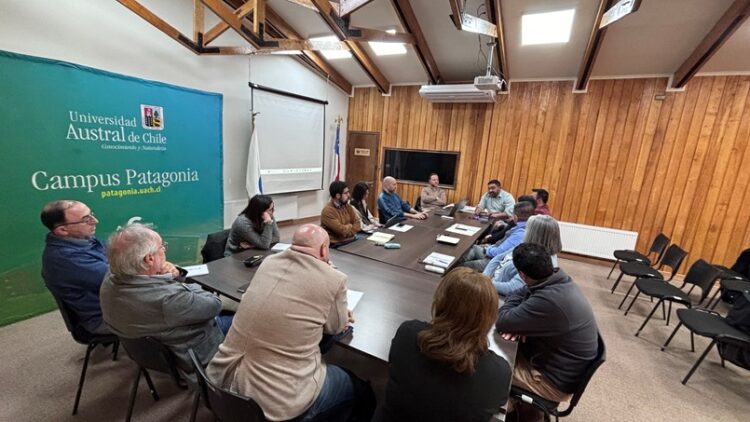 Institucionalidad, academia y actores privados, desarrollaron diálogo sobre cooperativismo