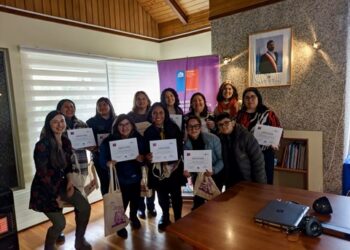 Escuela de Líderes Políticas y Sociales de SernamEG certifica a mujeres de la región y adelanta nuevo modelo para 2025