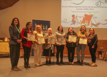 Con reconocimiento a encargadas de bibliotecas se celebraron los 30 años del programa Centro de Lectura y Biblioteca Escolar (CRA) del Mineduc