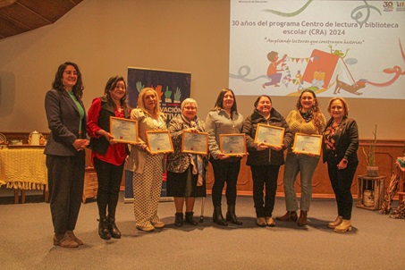Con reconocimiento a encargadas de bibliotecas se celebraron los 30 años del programa Centro de Lectura y Biblioteca Escolar (CRA) del Mineduc