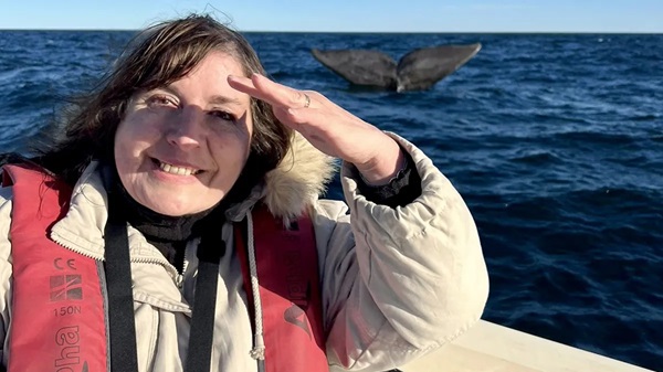 Argentina especialista en conservación marina aclara que “no estoy a favor de las salmoneras, para nada”