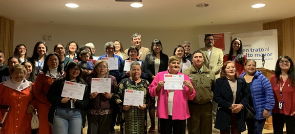Personas mayores reciben certificación para prevenir la violencia y maltrato en Puerto Aysén