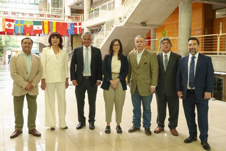 Cooperativas y autoridades se reunieron para destacar los aportes del modelo cooperativo al desarrollo sostenible de Chile