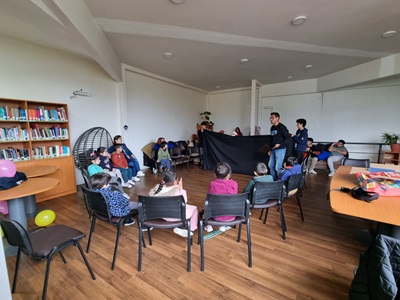 Con apoyo de Biblioteca Pública Colegios Adventistas de Chile realizan cuentacuentos con niños/as de la escuela Aysén