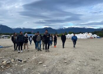 Estudiantes de Logística del CFT Estatal visitan planta de reciclaje de Empresas Bahamonde
