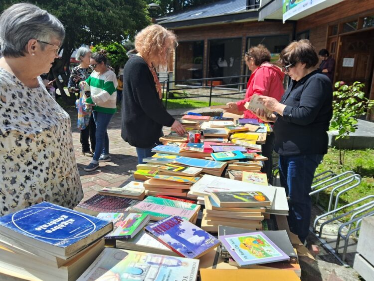 Las letras pasan como los años: Con éxito culmina la veinteava Feria del libro de Puerto Aysén